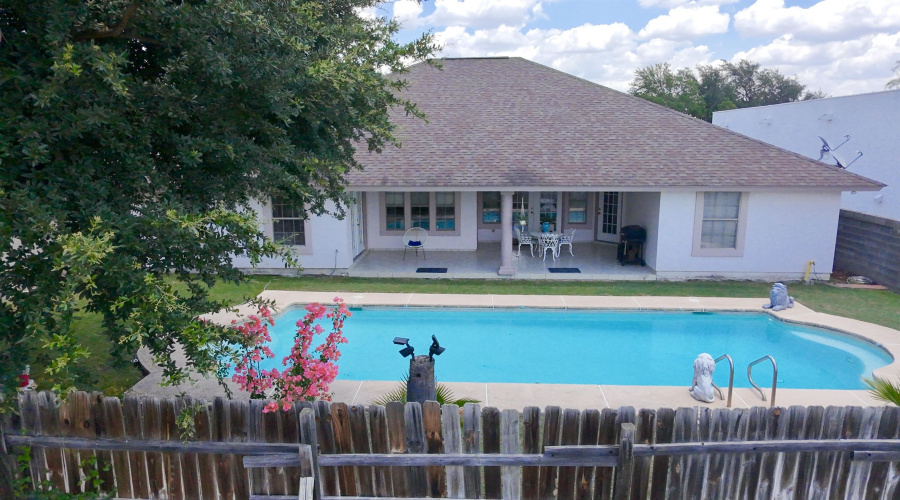 115 Yellowstone Lake Dr, Laredo, Texas 78041, 4 Bedrooms Bedrooms, 7 Rooms Rooms,3 BathroomsBathrooms,Residential,For Sale,115 Yellowstone Lake Dr,20261260
