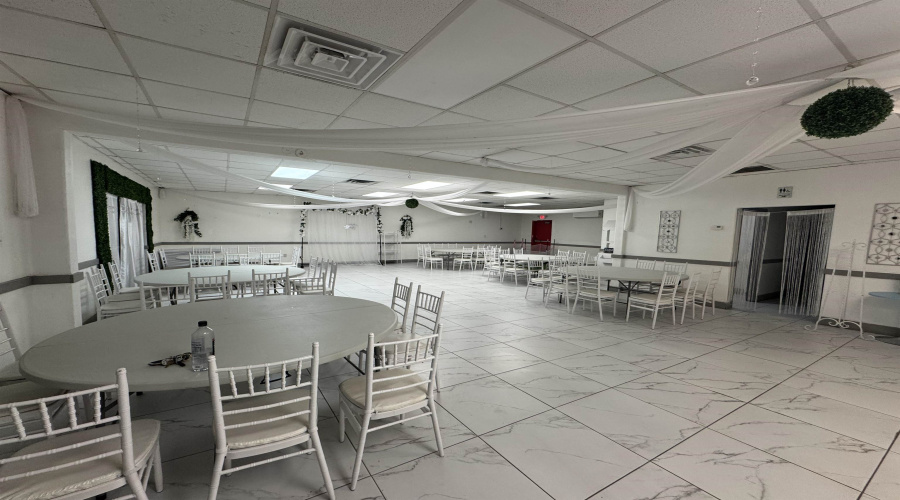 12520 Mines Rd, Laredo, Texas 78045, 1 Room Rooms,2 BathroomsBathrooms,Commercial retail/office,For Rent,12520 Mines Rd,20263945