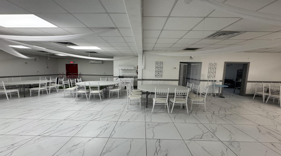 12520 Mines Rd, Laredo, Texas 78045, 1 Room Rooms,2 BathroomsBathrooms,Commercial retail/office,For Rent,12520 Mines Rd,20263945