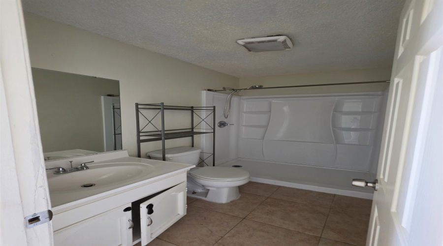 4902 Marcella Ave, Laredo, Texas 78041, 2 Bedrooms Bedrooms, 3 Rooms Rooms,1 BathroomBathrooms,Residential,For Rent,4902 Marcella Ave,20263934