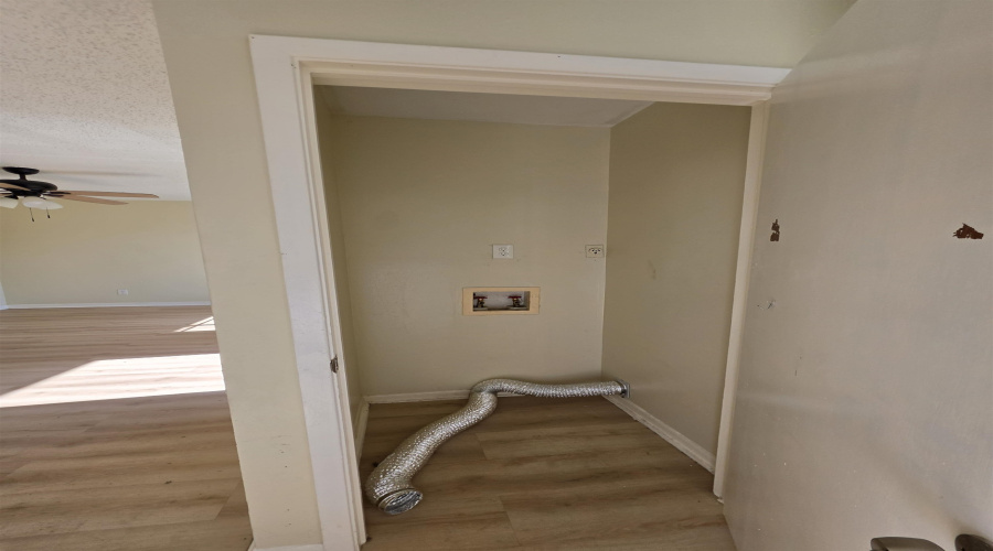 4902 Marcella Ave, Laredo, Texas 78041, 2 Bedrooms Bedrooms, 3 Rooms Rooms,1 BathroomBathrooms,Residential,For Rent,4902 Marcella Ave,20263934