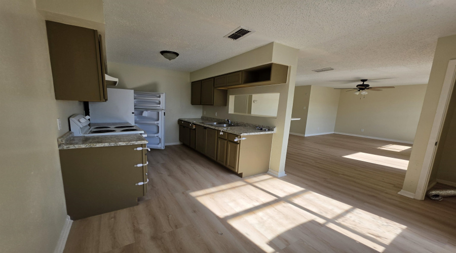 4902 Marcella Ave, Laredo, Texas 78041, 2 Bedrooms Bedrooms, 3 Rooms Rooms,1 BathroomBathrooms,Residential,For Rent,4902 Marcella Ave,20263934