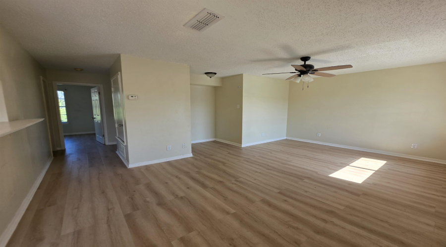 4902 Marcella Ave, Laredo, Texas 78041, 2 Bedrooms Bedrooms, 3 Rooms Rooms,1 BathroomBathrooms,Residential,For Rent,4902 Marcella Ave,20263934