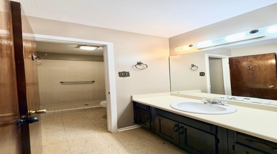 223 S Dakota St S, Laredo, Texas 78041, 3 Bedrooms Bedrooms, 7 Rooms Rooms,2 BathroomsBathrooms,Residential,For Rent,223 S Dakota St S,20263936