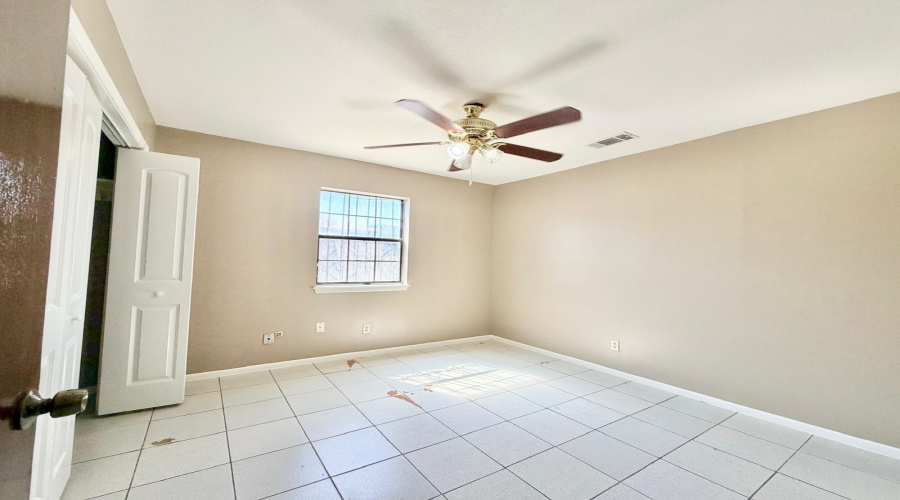 223 S Dakota St S, Laredo, Texas 78041, 3 Bedrooms Bedrooms, 7 Rooms Rooms,2 BathroomsBathrooms,Residential,For Rent,223 S Dakota St S,20263936