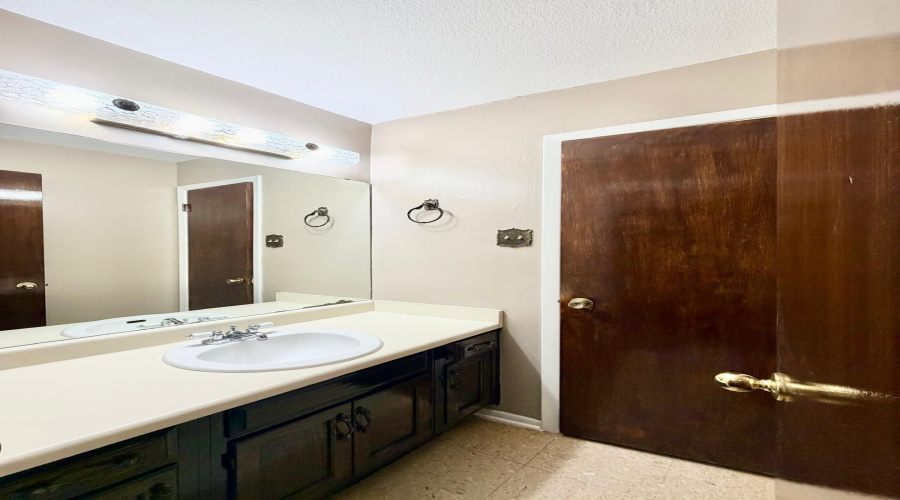 223 S Dakota St S, Laredo, Texas 78041, 3 Bedrooms Bedrooms, 7 Rooms Rooms,2 BathroomsBathrooms,Residential,For Rent,223 S Dakota St S,20263936