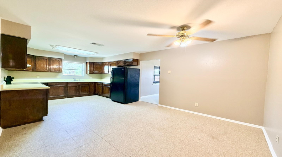 223 S Dakota St S, Laredo, Texas 78041, 3 Bedrooms Bedrooms, 7 Rooms Rooms,2 BathroomsBathrooms,Residential,For Rent,223 S Dakota St S,20263936