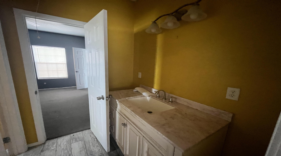 304 Camino Bolivar, Laredo, Texas 78043, 4 Bedrooms Bedrooms, 6 Rooms Rooms,3 BathroomsBathrooms,Residential,For Sale,304 Camino Bolivar,20263937