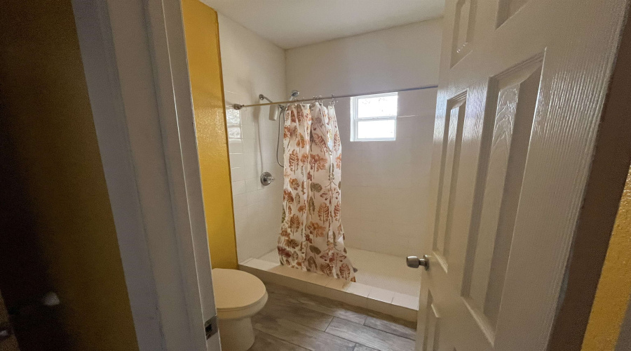 304 Camino Bolivar, Laredo, Texas 78043, 4 Bedrooms Bedrooms, 6 Rooms Rooms,3 BathroomsBathrooms,Residential,For Sale,304 Camino Bolivar,20263937