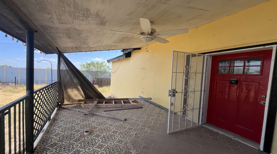 304 Camino Bolivar, Laredo, Texas 78043, 4 Bedrooms Bedrooms, 6 Rooms Rooms,3 BathroomsBathrooms,Residential,For Sale,304 Camino Bolivar,20263937