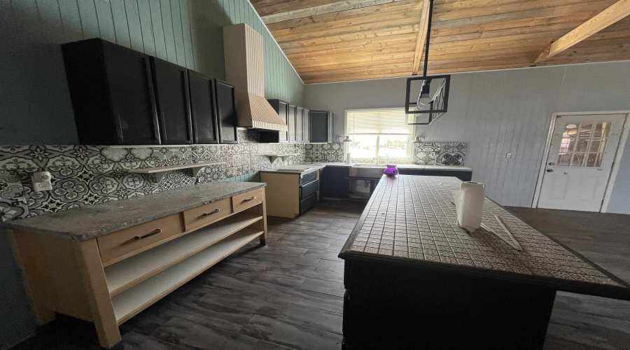 304 Camino Bolivar, Laredo, Texas 78043, 4 Bedrooms Bedrooms, 6 Rooms Rooms,3 BathroomsBathrooms,Residential,For Sale,304 Camino Bolivar,20263937