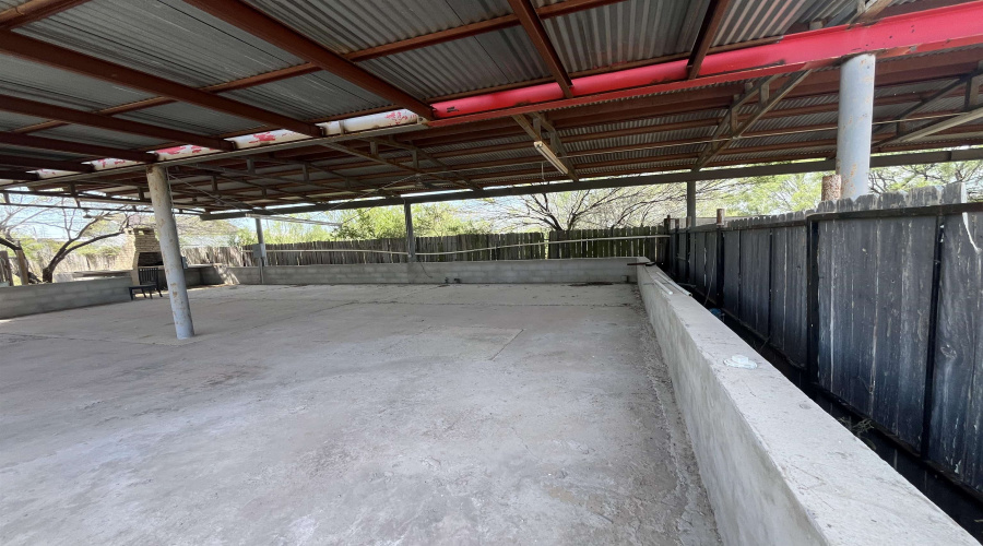 304 Camino Bolivar, Laredo, Texas 78043, 4 Bedrooms Bedrooms, 6 Rooms Rooms,3 BathroomsBathrooms,Residential,For Sale,304 Camino Bolivar,20263937