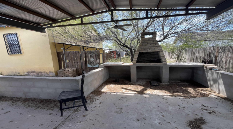 304 Camino Bolivar, Laredo, Texas 78043, 4 Bedrooms Bedrooms, 6 Rooms Rooms,3 BathroomsBathrooms,Residential,For Sale,304 Camino Bolivar,20263937