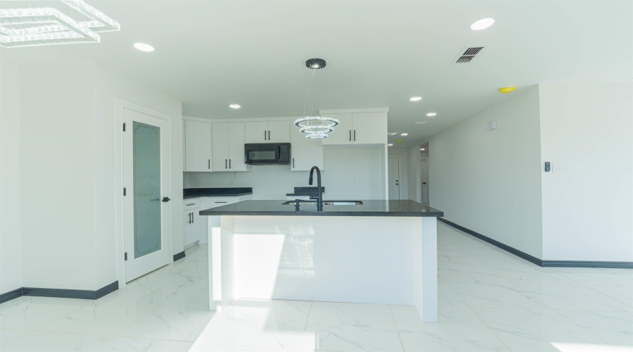5059 Luna Grande Lp., Laredo, Texas 78046, 3 Bedrooms Bedrooms, 5 Rooms Rooms,2 BathroomsBathrooms,Residential,For Sale,5059 Luna Grande Lp.,20263938