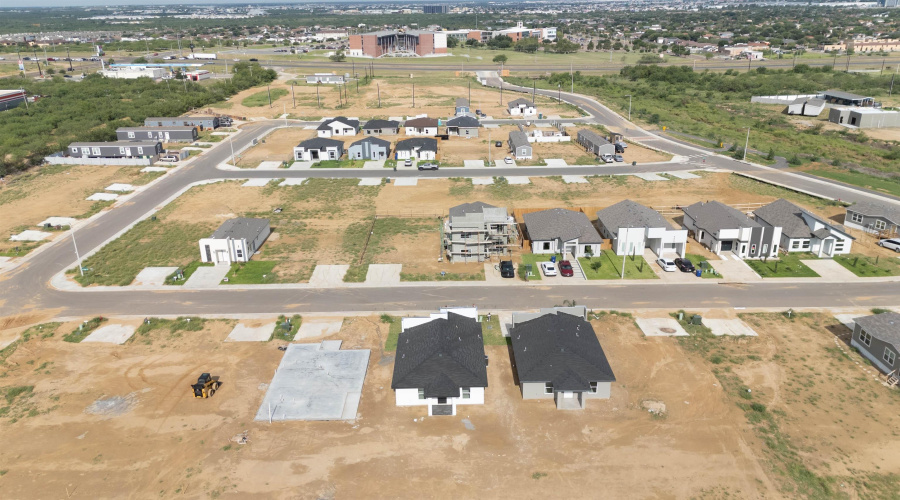 5059 Luna Grande Lp., Laredo, Texas 78046, 3 Bedrooms Bedrooms, 5 Rooms Rooms,2 BathroomsBathrooms,Residential,For Sale,5059 Luna Grande Lp.,20263938
