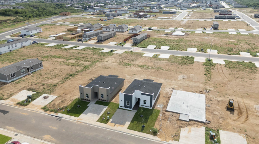 5059 Luna Grande Lp., Laredo, Texas 78046, 3 Bedrooms Bedrooms, 5 Rooms Rooms,2 BathroomsBathrooms,Residential,For Sale,5059 Luna Grande Lp.,20263938