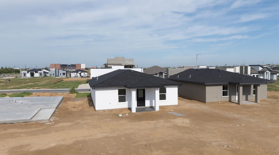 5059 Luna Grande Lp., Laredo, Texas 78046, 3 Bedrooms Bedrooms, 5 Rooms Rooms,2 BathroomsBathrooms,Residential,For Sale,5059 Luna Grande Lp.,20263938