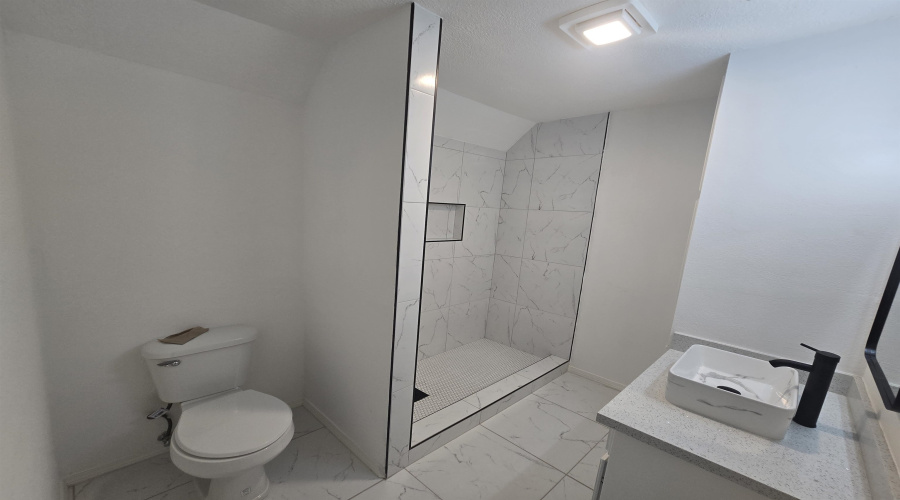 8606 Puerto Viejo, Laredo, Texas 78045-6225, 4 Bedrooms Bedrooms, 6 Rooms Rooms,2 BathroomsBathrooms,Residential,For Sale,8606 Puerto Viejo,20263941