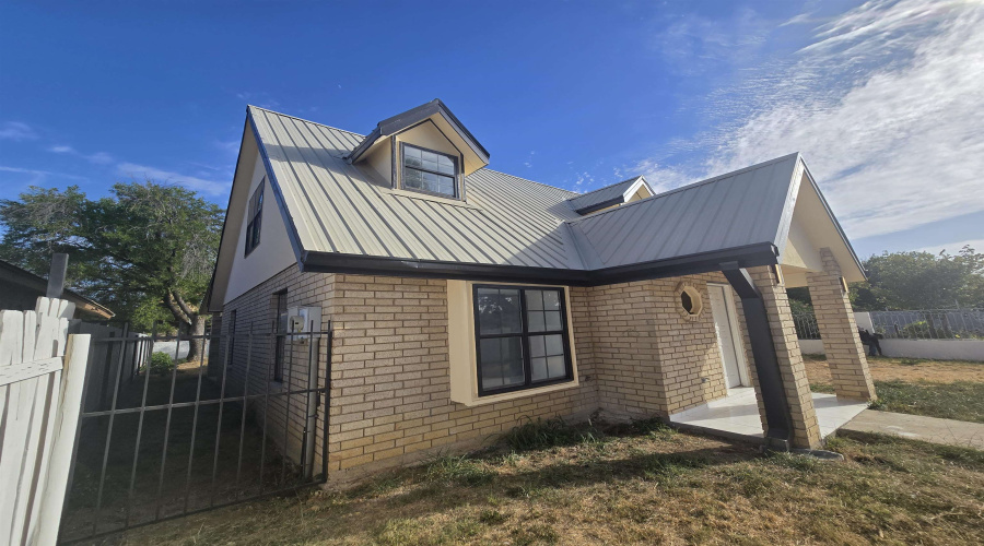 8606 Puerto Viejo, Laredo, Texas 78045-6225, 4 Bedrooms Bedrooms, 6 Rooms Rooms,2 BathroomsBathrooms,Residential,For Sale,8606 Puerto Viejo,20263941