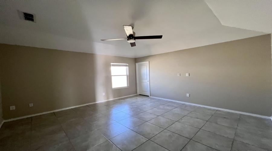 5310 Hacienda Ln, Laredo, Texas 78046, 3 Bedrooms Bedrooms, 5 Rooms Rooms,2 BathroomsBathrooms,Residential,For Rent,5310 Hacienda Ln,20263944