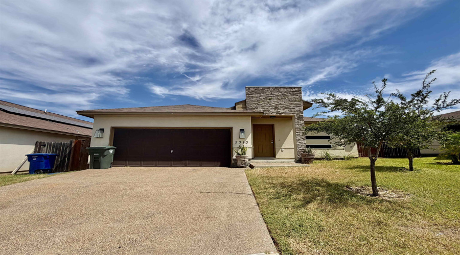 5310 Hacienda Ln, Laredo, Texas 78046, 3 Bedrooms Bedrooms, 5 Rooms Rooms,2 BathroomsBathrooms,Residential,For Rent,5310 Hacienda Ln,20263944