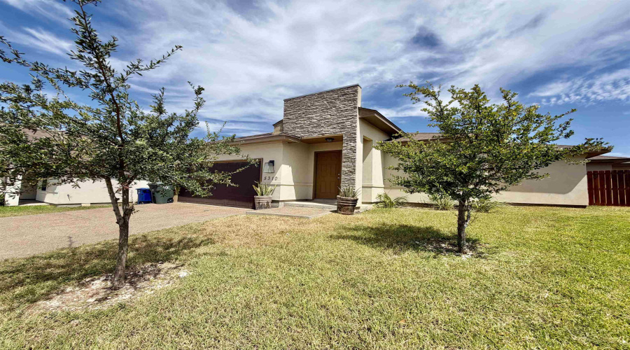 5310 Hacienda Ln, Laredo, Texas 78046, 3 Bedrooms Bedrooms, 5 Rooms Rooms,2 BathroomsBathrooms,Residential,For Rent,5310 Hacienda Ln,20263944