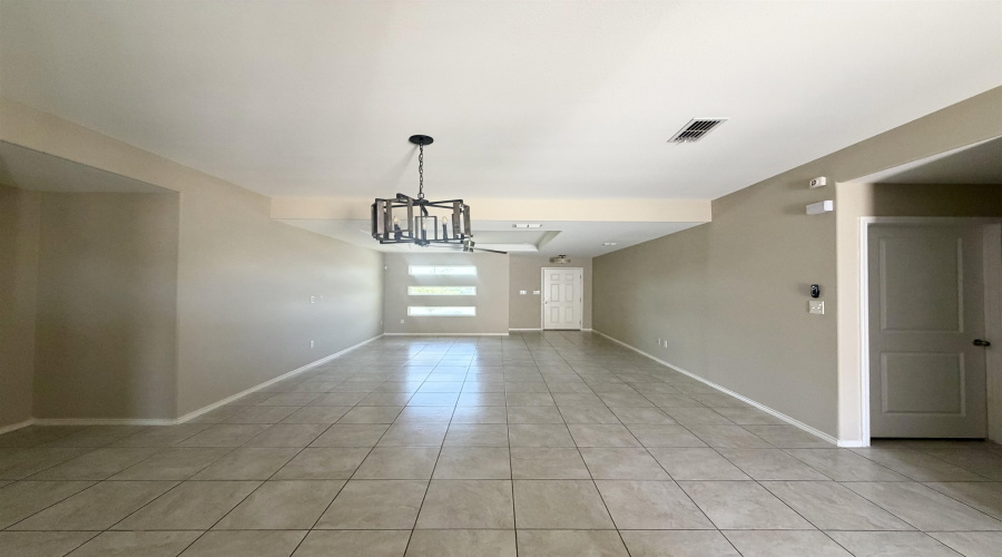 5310 Hacienda Ln, Laredo, Texas 78046, 3 Bedrooms Bedrooms, 5 Rooms Rooms,2 BathroomsBathrooms,Residential,For Rent,5310 Hacienda Ln,20263944