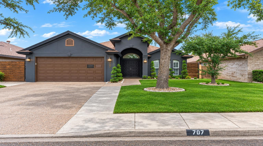 707 Ruby Rd, Laredo, Texas 78045-6351, 3 Bedrooms Bedrooms, 4 Rooms Rooms,2 BathroomsBathrooms,Residential,For Sale,707 Ruby Rd,20263948