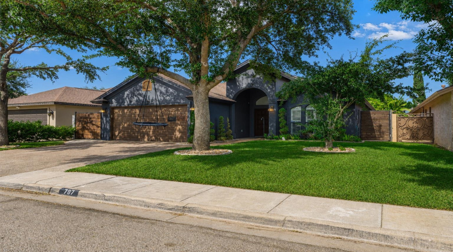 707 Ruby Rd, Laredo, Texas 78045-6351, 3 Bedrooms Bedrooms, 4 Rooms Rooms,2 BathroomsBathrooms,Residential,For Sale,707 Ruby Rd,20263948