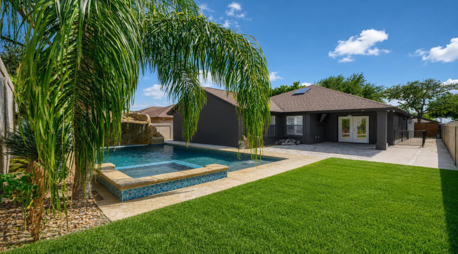 707 Ruby Rd, Laredo, Texas 78045-6351, 3 Bedrooms Bedrooms, 4 Rooms Rooms,2 BathroomsBathrooms,Residential,For Sale,707 Ruby Rd,20263948