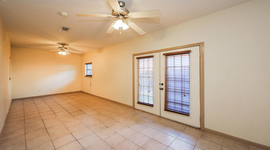 2445 Monarch Dr, LAREDO, Texas 78045, 4 Bedrooms Bedrooms, 8 Rooms Rooms,2 BathroomsBathrooms,Residential,For Sale,2445 Monarch Dr,20263949