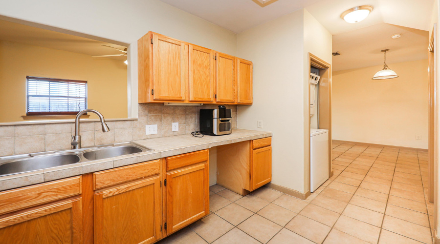 2445 Monarch Dr, LAREDO, Texas 78045, 4 Bedrooms Bedrooms, 8 Rooms Rooms,2 BathroomsBathrooms,Residential,For Sale,2445 Monarch Dr,20263949