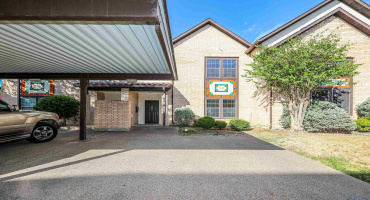 2445 Monarch Dr, LAREDO, Texas 78045, 4 Bedrooms Bedrooms, 8 Rooms Rooms,2 BathroomsBathrooms,Residential,For Sale,2445 Monarch Dr,20263949 2445 Monarch Dr, LAREDO, Texas 78045, 4 Bedrooms Bedrooms, 8 Rooms Rooms,2 BathroomsBathrooms,Residential,For Sale,2445 Monarch Dr,20263949