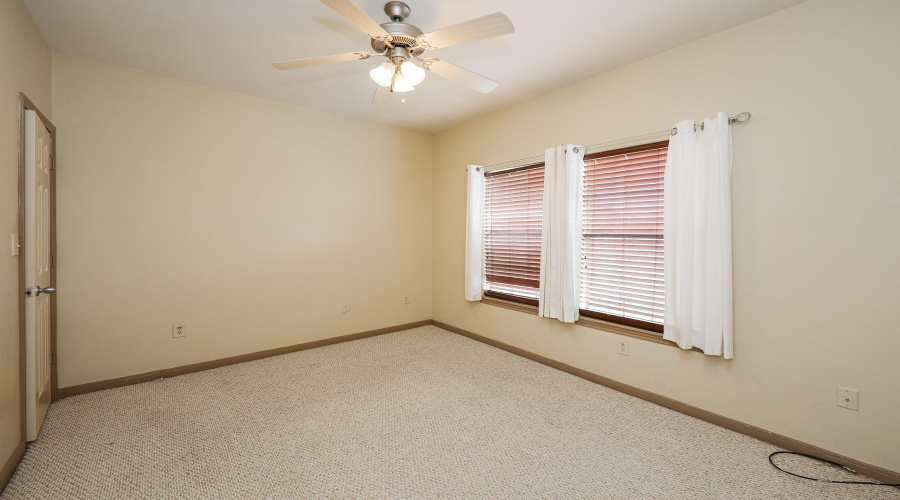 2445 Monarch Dr, LAREDO, Texas 78045, 4 Bedrooms Bedrooms, 8 Rooms Rooms,2 BathroomsBathrooms,Residential,For Sale,2445 Monarch Dr,20263949
