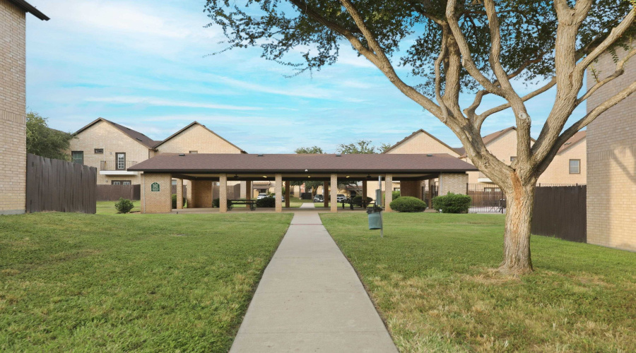 2445 Monarch Dr, LAREDO, Texas 78045, 4 Bedrooms Bedrooms, 8 Rooms Rooms,2 BathroomsBathrooms,Residential,For Rent,2445 Monarch Dr,20263949