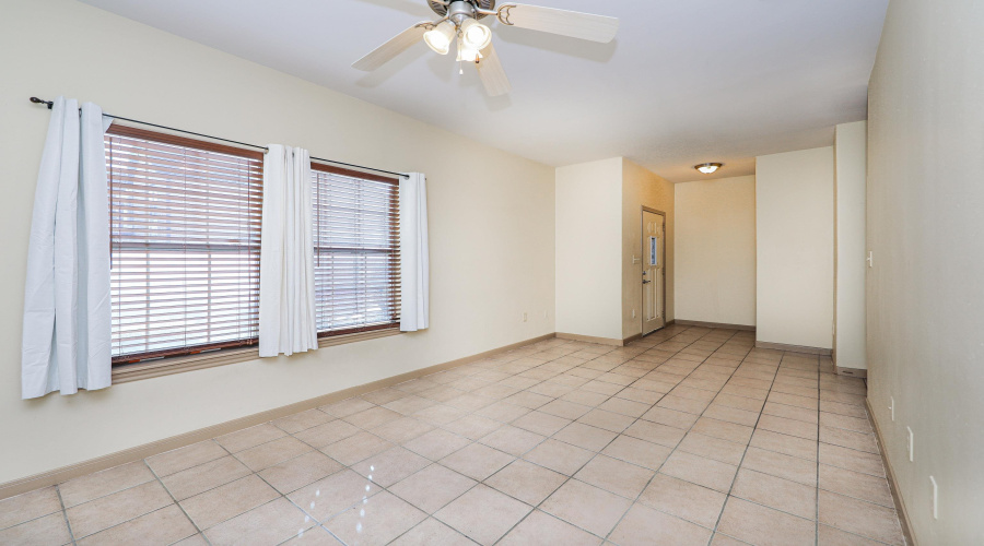 2445 Monarch Dr, LAREDO, Texas 78045, 4 Bedrooms Bedrooms, 8 Rooms Rooms,2 BathroomsBathrooms,Residential,For Sale,2445 Monarch Dr,20263949