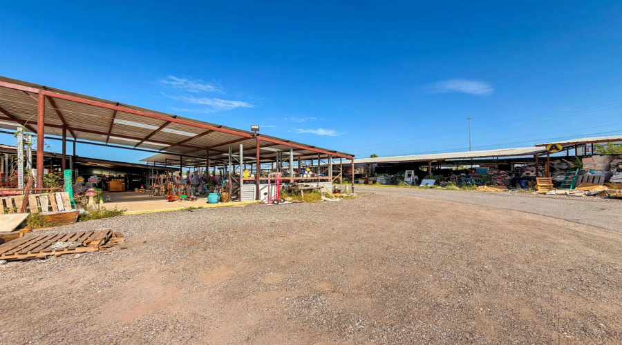 8221 San Dario Ave, Laredo, Texas 78045, 1 Bedroom Bedrooms, 51 Rooms Rooms,4 BathroomsBathrooms,Commercial/industrial,For Sale,8221 San Dario Ave,20263947