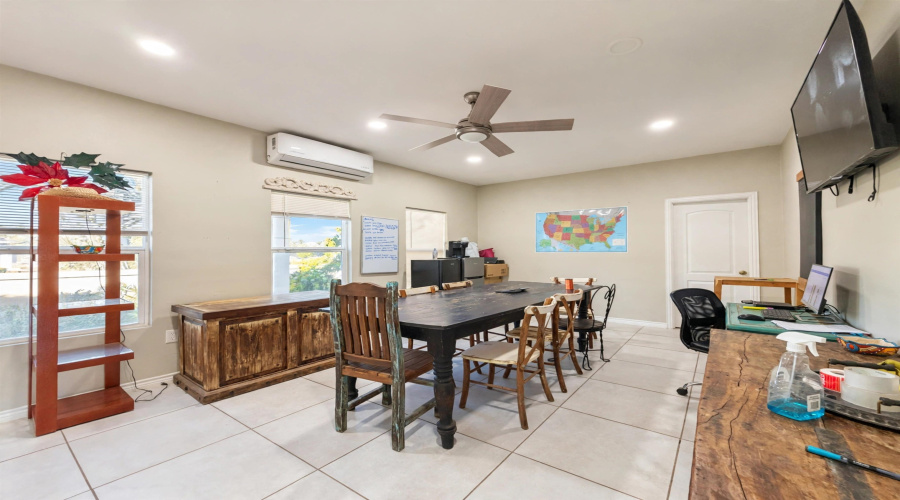 8221 San Dario Ave, Laredo, Texas 78045, 1 Bedroom Bedrooms, 51 Rooms Rooms,4 BathroomsBathrooms,Commercial/industrial,For Sale,8221 San Dario Ave,20263947