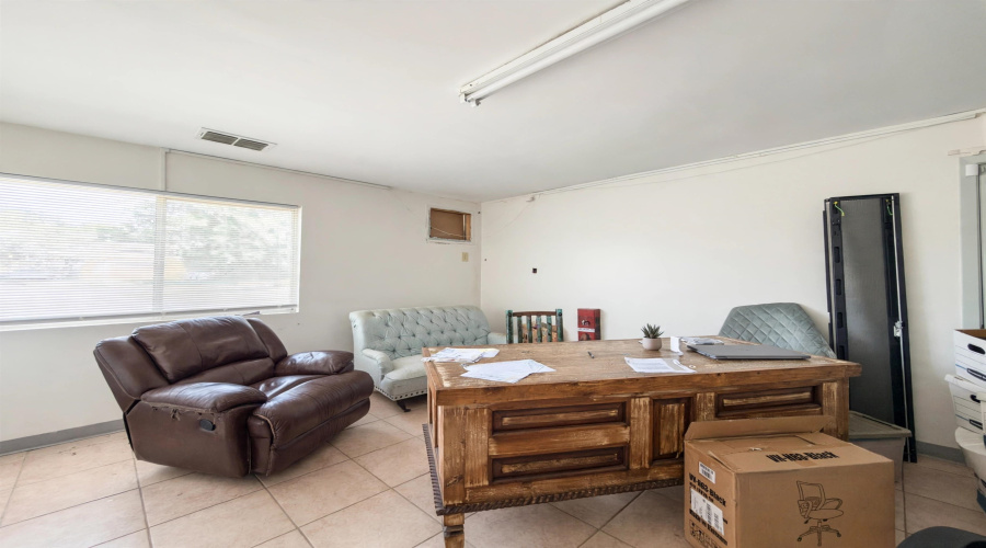 8221 San Dario Ave, Laredo, Texas 78045, 1 Bedroom Bedrooms, 51 Rooms Rooms,4 BathroomsBathrooms,Commercial/industrial,For Sale,8221 San Dario Ave,20263947