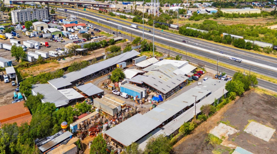 8221 San Dario Ave, Laredo, Texas 78045, 1 Bedroom Bedrooms, 51 Rooms Rooms,4 BathroomsBathrooms,Commercial/industrial,For Sale,8221 San Dario Ave,20263947