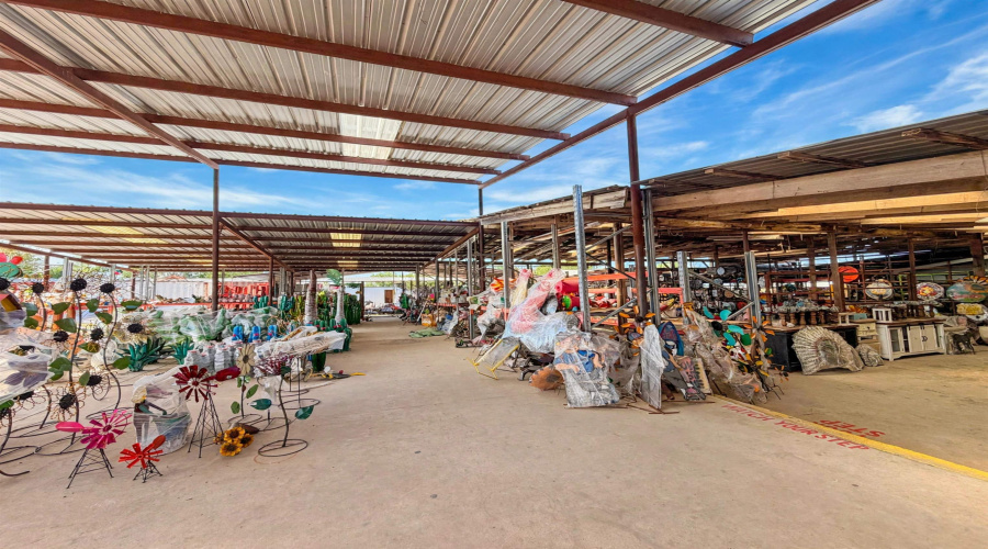 8221 San Dario Ave, Laredo, Texas 78045, 1 Bedroom Bedrooms, 51 Rooms Rooms,4 BathroomsBathrooms,Commercial/industrial,For Sale,8221 San Dario Ave,20263947