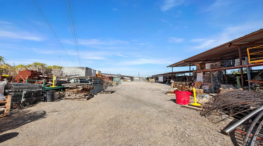 8221 San Dario Ave, Laredo, Texas 78045, 1 Bedroom Bedrooms, 51 Rooms Rooms,4 BathroomsBathrooms,Commercial/industrial,For Sale,8221 San Dario Ave,20263947