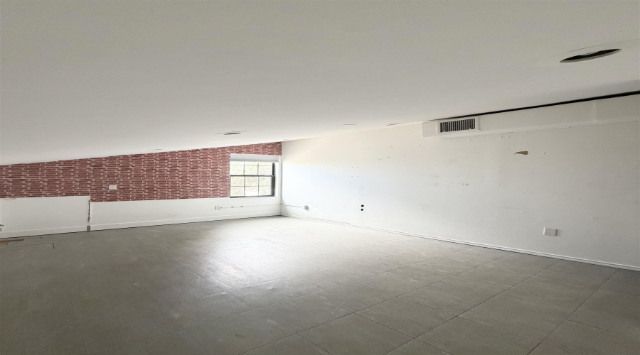 408 Shiloh Dr, Laredo, Texas 78045, 6 Rooms Rooms,2 BathroomsBathrooms,Commercial retail/office,For Rent,408 Shiloh Dr,20263954