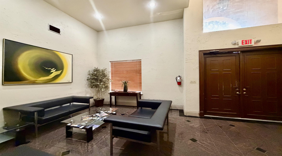 408 Shiloh Dr, Laredo, Texas 78045, 6 Rooms Rooms,2 BathroomsBathrooms,Commercial retail/office,For Rent,408 Shiloh Dr,20263954