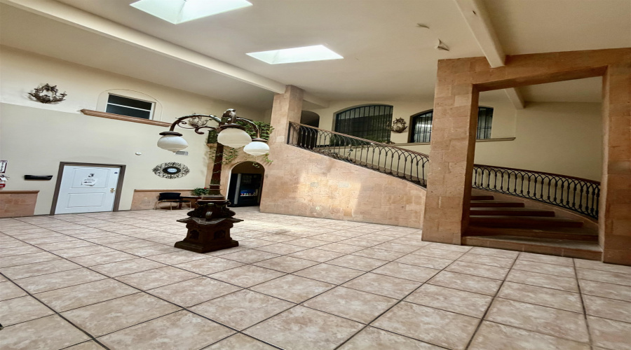 408 Shiloh Dr, Laredo, Texas 78045, 6 Rooms Rooms,2 BathroomsBathrooms,Commercial retail/office,For Rent,408 Shiloh Dr,20263954