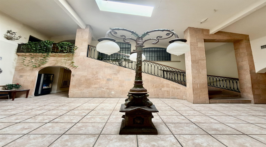 408 Shiloh Dr, Laredo, Texas 78045, 6 Rooms Rooms,2 BathroomsBathrooms,Commercial retail/office,For Rent,408 Shiloh Dr,20263954