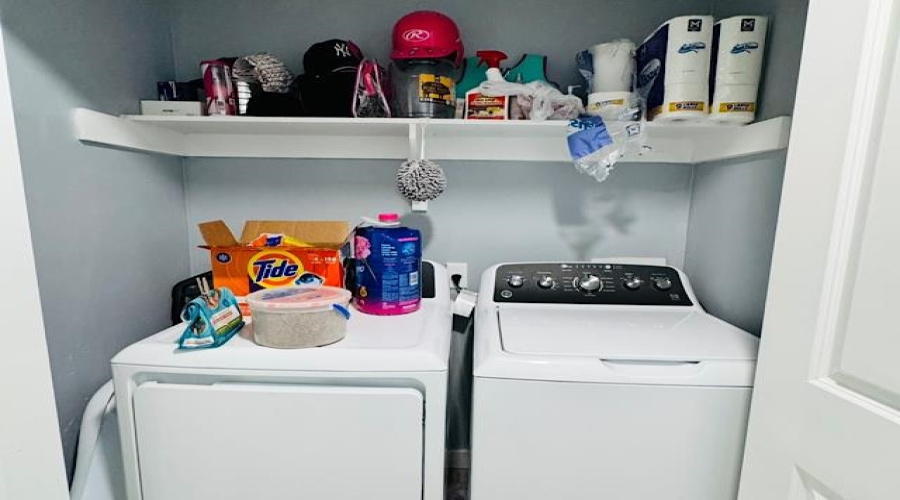 1218 Sanders Ave, Laredo, Texas 78040, 3 Bedrooms Bedrooms, 5 Rooms Rooms,2 BathroomsBathrooms,Residential,For Sale,1218 Sanders Ave,20263950