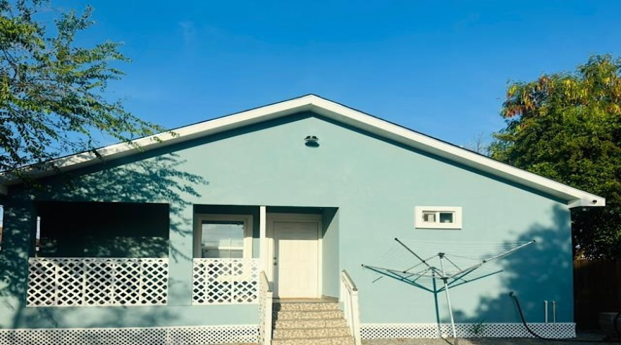 1218 Sanders Ave, Laredo, Texas 78040, 3 Bedrooms Bedrooms, 5 Rooms Rooms,2 BathroomsBathrooms,Residential,For Sale,1218 Sanders Ave,20263950