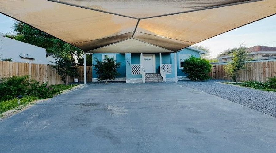 1218 Sanders Ave, Laredo, Texas 78040, 3 Bedrooms Bedrooms, 5 Rooms Rooms,2 BathroomsBathrooms,Residential,For Sale,1218 Sanders Ave,20263950