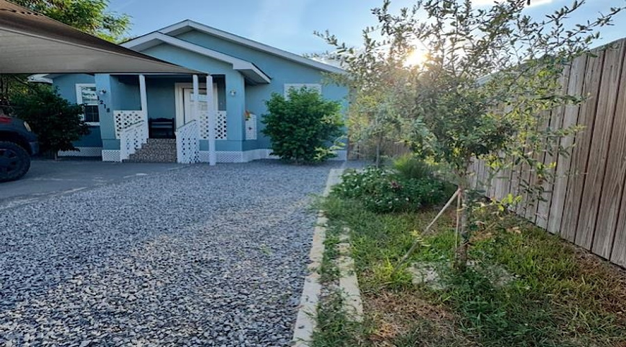 1218 Sanders Ave, Laredo, Texas 78040, 3 Bedrooms Bedrooms, 5 Rooms Rooms,2 BathroomsBathrooms,Residential,For Sale,1218 Sanders Ave,20263950